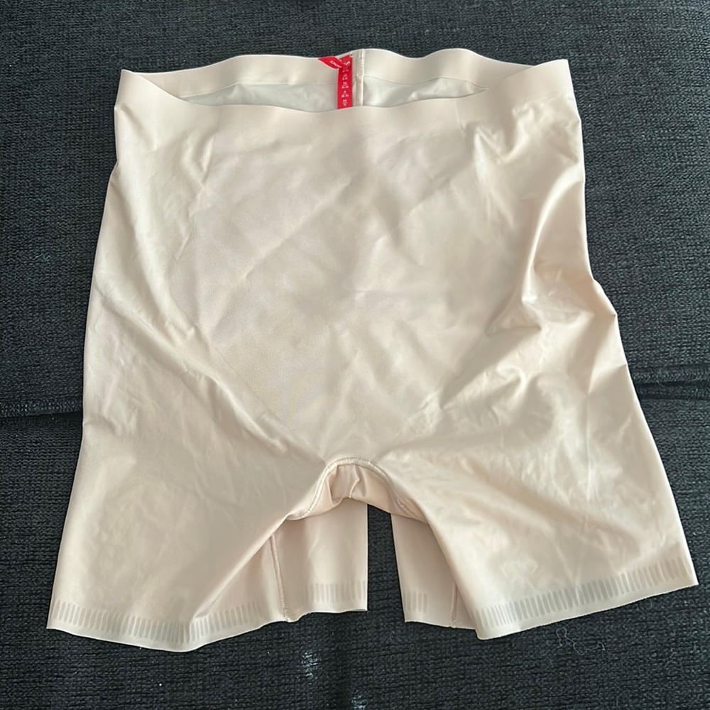Spanx shapewear shorts small